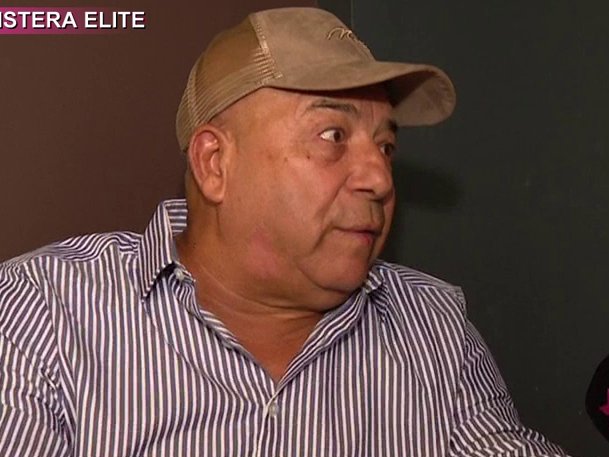 Milionski tiraži, sinovljevi kockarski dugovi, pa nož u leđa od bivše: Naš pevač je bio najtraženiji, a danas krpi kraj s krajem