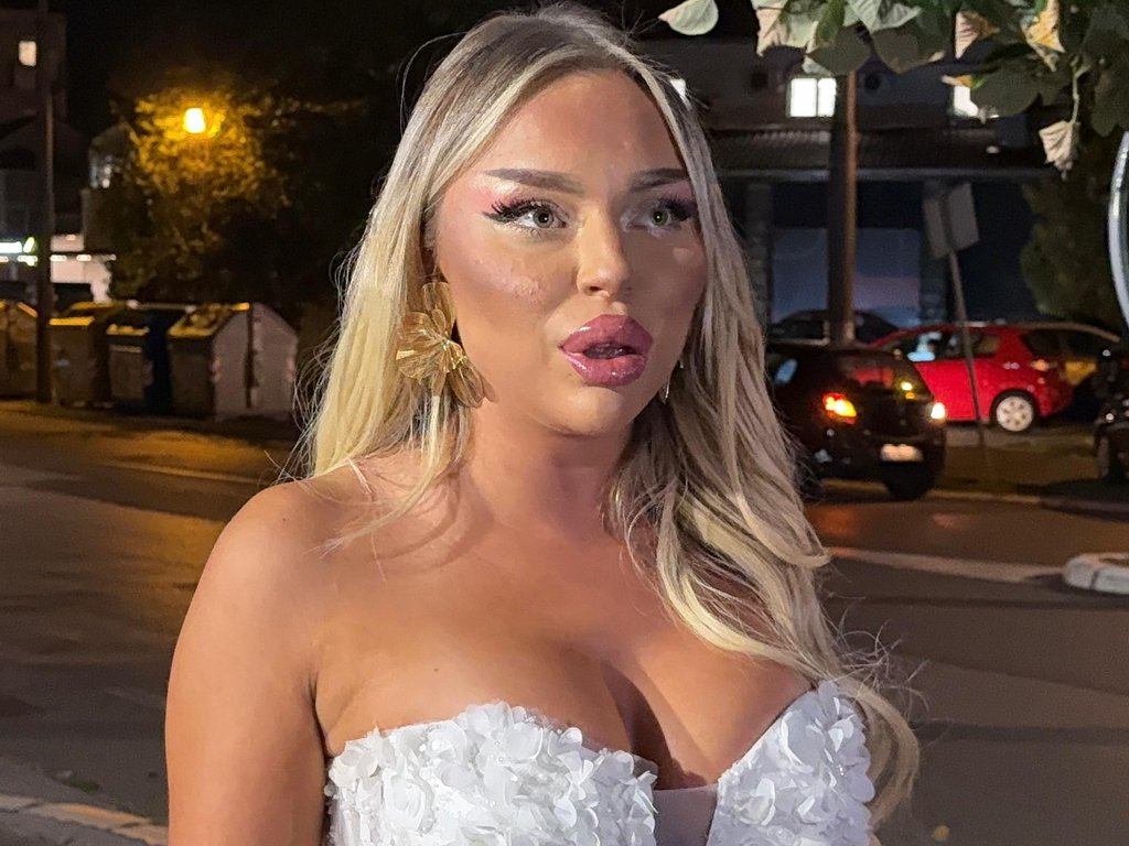 Sofki animirki i njenoj mami matorci plaćaju kiriju: Slađa Poršelina vraća milo za drago! Nikad žešće udarila na Sofiju i Terzu: Je*e se za ogrlicu, cela je od plastike!