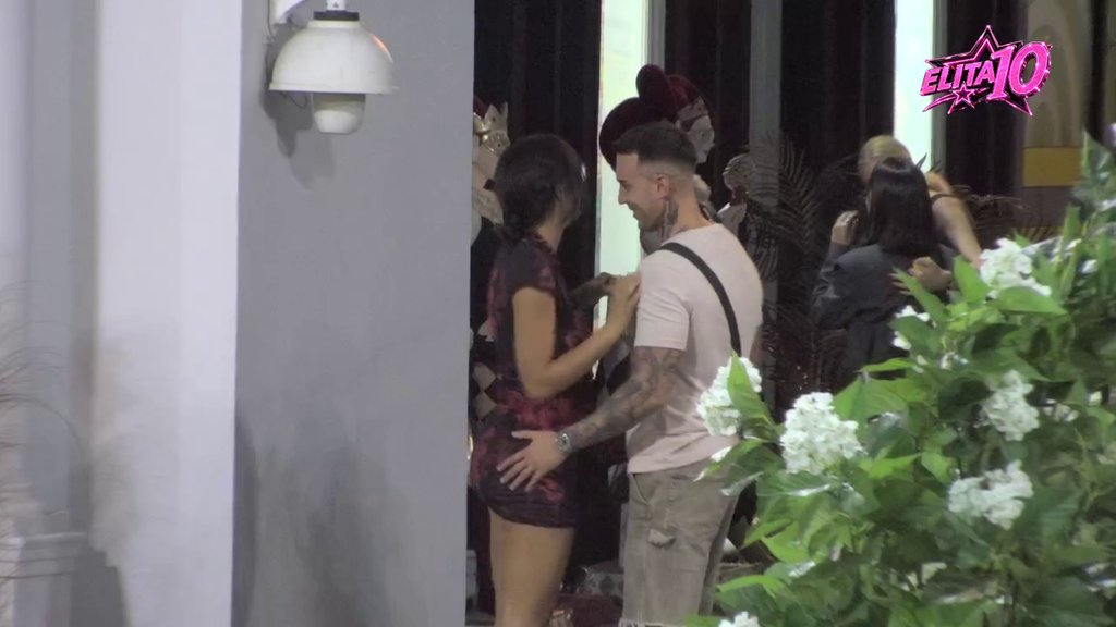 Ti mi se najviše dopadaš: Laura izjavila ljubav i Mateji Matijeviću, pa dobila hladan tuš! (VIDEO)