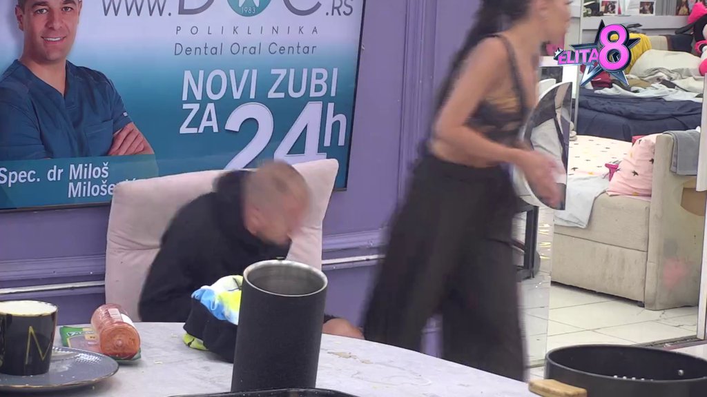 AU! Munja ponovo briše pod sa Stefani! Dao obećanje da neće ući u njenu kuću, pa zadao najniži udarac: Da prljam ruke i obraz...  (VIDEO)