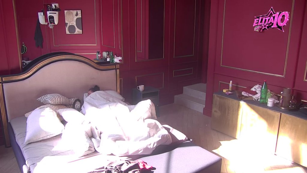 Ne želim u blizini nikoga, a naročito muškarce: Nova tura Laurine kuknjave, čim je otvorila oči počela da cvili! (VIDEO)