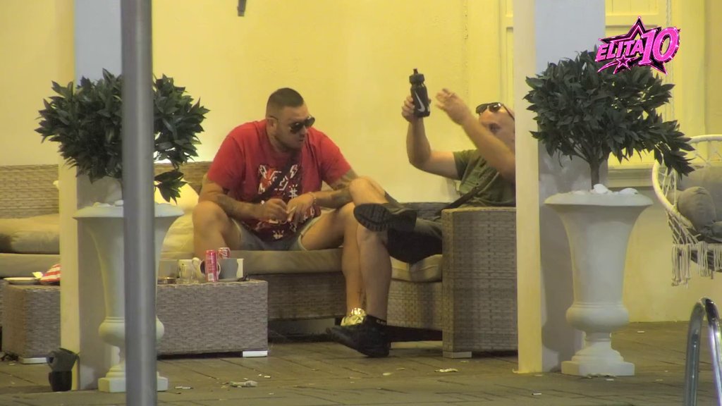 URNEBESNO! Milan zapenio, Car pokušava da dođe do reči: SVI TI SE SMEJU, ISPADAŠ BUDALA! (VIDEO)