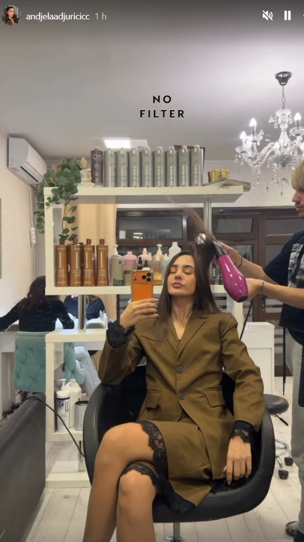 DOK SVI BRUJE O NJENOM POMIRENJU S GASTOZOM, ANĐELA ĐURIČIĆ POKAZALA NOVI NOS: Skinula zavoje sa lica i pohvalila se novim izgledom (FOTO)