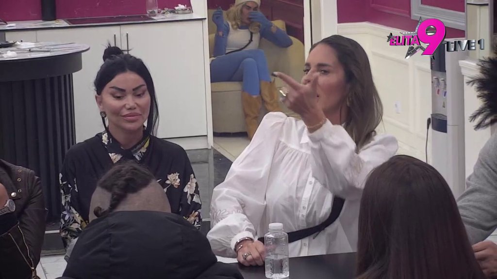Karambol: Kačavenda i Zorica zaratile kao nikad do sad, brutalnim prozivkama se rešavale međusobno! (VIDEO)