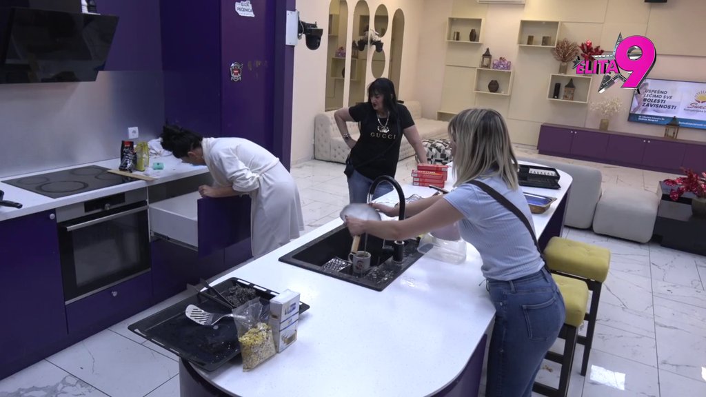 PRAVE DOMAĆICE! Stanija i Sunčica zajedničkim snagama sredile Odabrane CAKUM-PAKUM! (VIDEO)