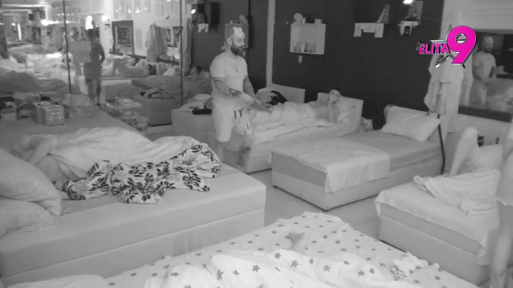 Nije mogao da joj odoli! Luka prišao Boginji, pa je poljubio za laku noć, evo kako je reagovala (VIDEO)