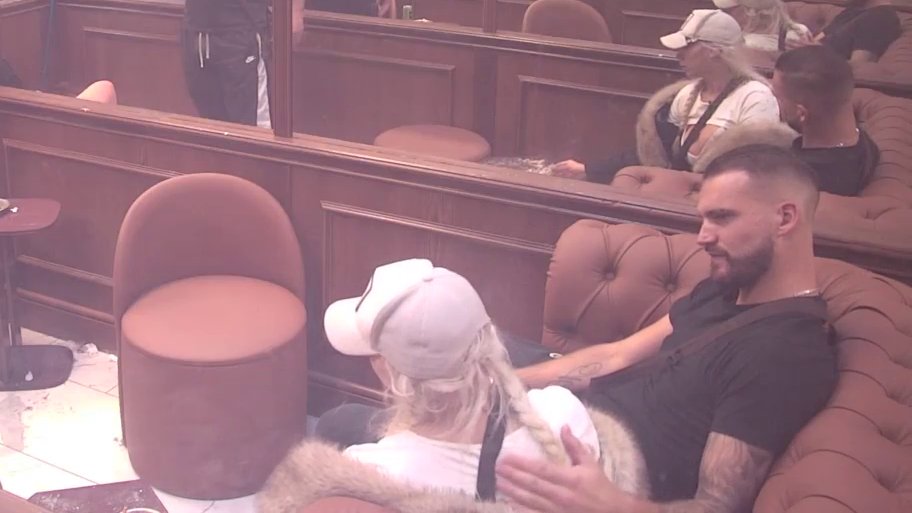 Palo ljubomorisanje?! Marko se pravda Gloriji zbog Anđele, ona pokušala da ga ubedi da je ne zanima (VIDEO)