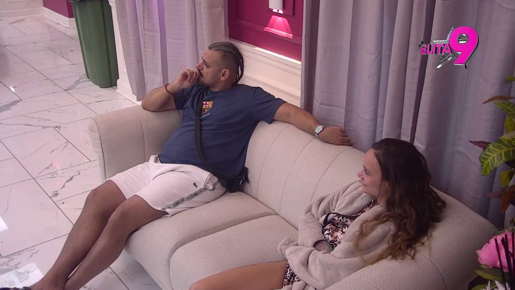 Glava ga boli od problema: Bora shvatio koliko mu je porastao stomak, pa rešio da se baci na treninge! (VIDEO)