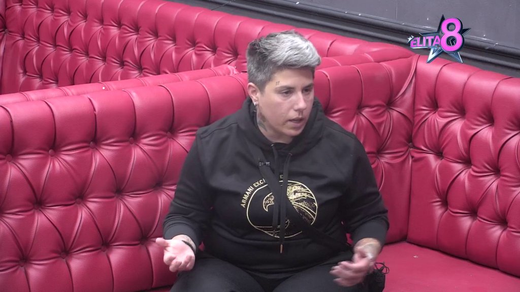 Razvezala jezik: Matora brutalnim komentarima demolirala Enu Čolić, bacila sumnju na njen moral i otkrila da je Gastoz drži u šaci! (VIDEO)