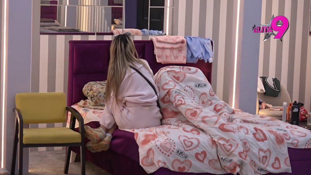 Rešila da bude ko zna koja u nizu po svaku cenu: Aneli ne prestaje da ispira mozak Đukiću o emocijama, on je na kraju i zagrlio (VIDEO)