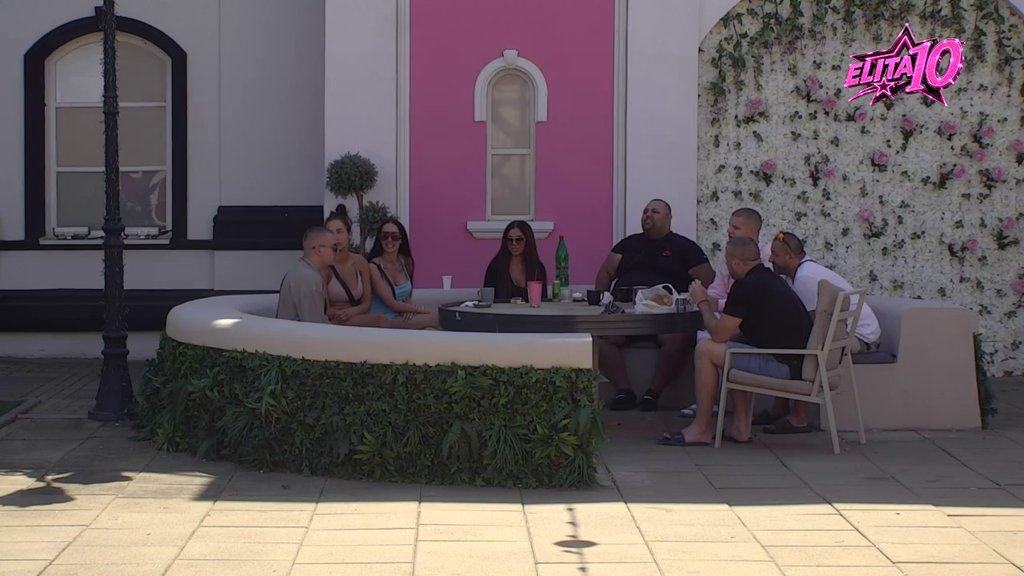 Poršelina NE PRESTAJE DA DROBI o s*ksu sa Carem! Filip će doživeti pomračenje kad se probudi (VIDEO)