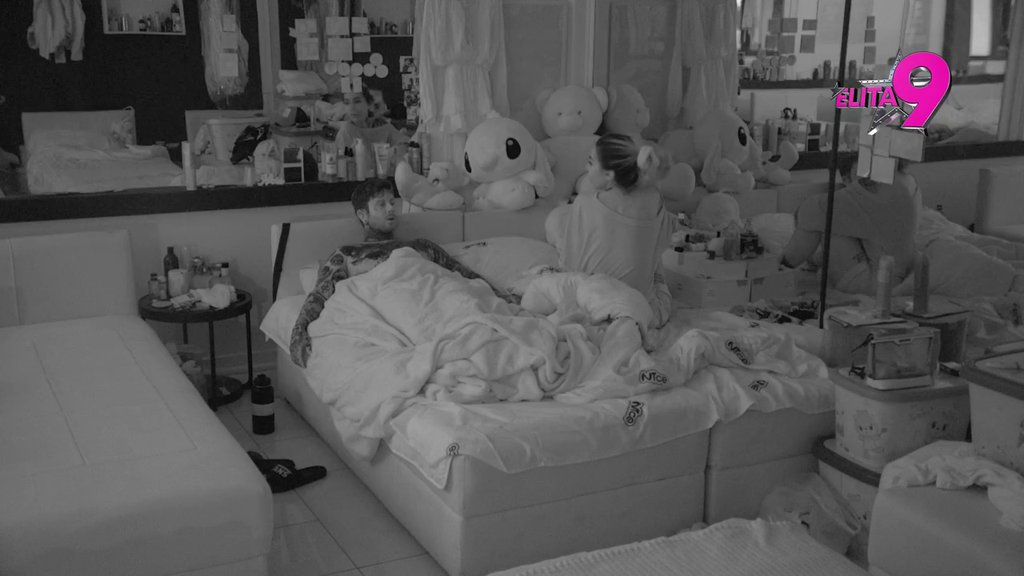 POPUŠTAJU KOČNICE! Filip uleteo kod Aneli u krevet, a ona ne može da sakrije emocije: Ti si moj tip muškarca! (VIDEO)