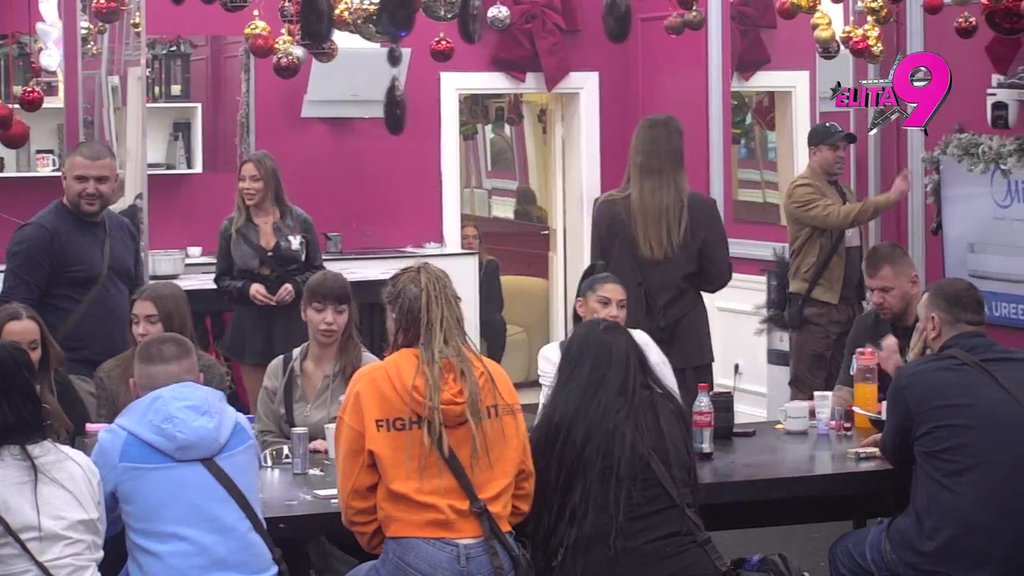 Izgoreo od ljubomore: Terza razbucao odnos Sofije i Milana, raste kao kvasac dok ih gleda kako se svađaju! (VIDEO)