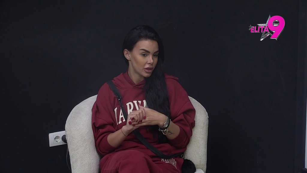 Radi joj sujeta jer ju je ostavo dečko od 19 godina! Anita oplela po Viktoru i Mini, pa se dotakla i Đukića: Nije zaljubljen u Aneli (VIDEO)