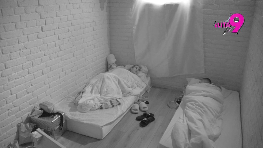 TREBA SEBI DA BUDEŠ NA PRVOM MESTU: Alibaba se postavio kao pravi džentlmen, pa posavetovao Aneli! (VIDEO)