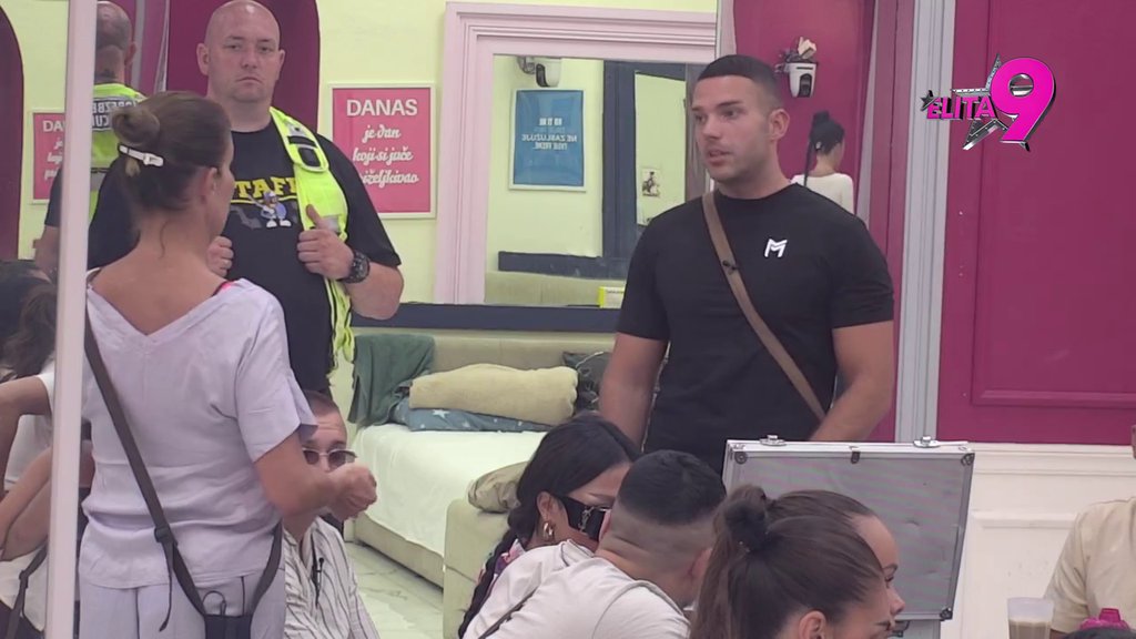 Spavao si sa Džehvom i Teodorom u istom krevetu, upoznaj polubraću, javi se tati posle 30 godina! Kačavenda krenula žestoko, Anđelo uzvratio: Želela si da budeš sa Asminom (VIDEO)