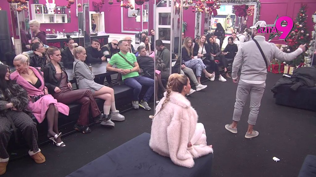 Žestoka pljuvačina po Biljani Vujović: Aneli bez zadrške oplela po njoj! Luka brže-bolje uzvratio udarac, pa bivšu zalepio za dno (VIDEO)