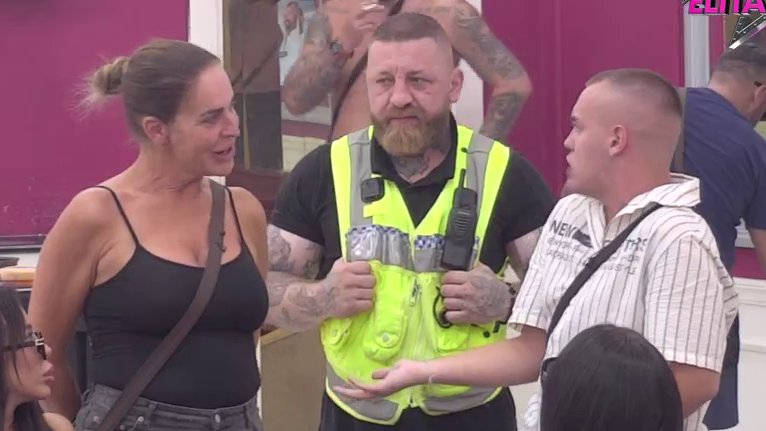 OČIMA NE MOŽE DA ME GLEDA, IMA PORIV DA ME VREĐA: Kačavenda ne zna šta je razlog Dačinog ataka na nju, on tvrdi da je kivna na njega jer staje na Stanijinu stranu! (VIDEO)