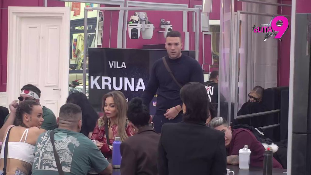 Trčala je gola i jurila me po zgradi: Anđelo otvorio sve karte i rešio da Anitu ukanali za sva vremena, pa obelodanio sav prljav veš! (VIDEO)