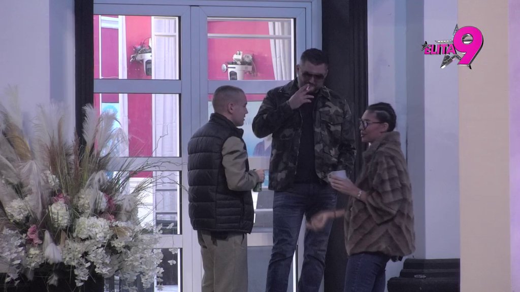 Najbolje spavaš pored mene: Alibaba misli da je Mini bolje sa njim nego sa Terzom (VIDEO)