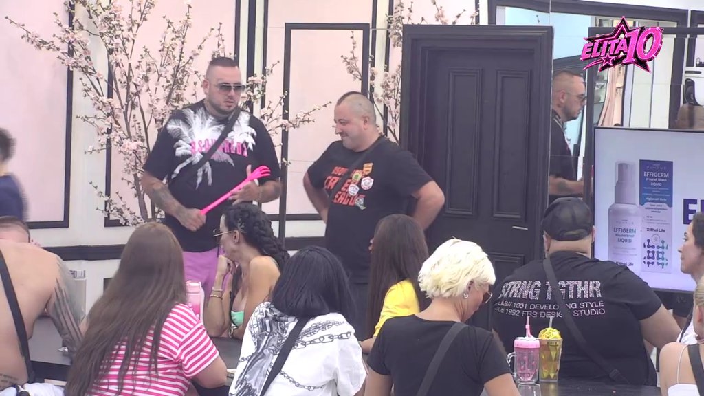 Ne prestaje da šokira: Jasenka dobila pet minuta da predstavi sebe, a sve vreme pričala koliko voli Miljanu Kulić! (VIDEO)