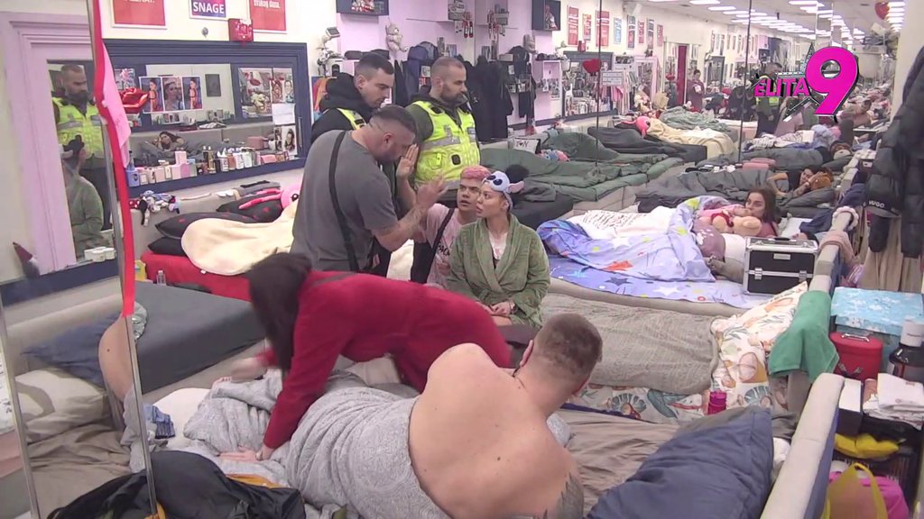 PUČE TIKVA: Alibaba besan kao ris odjavio Janjuša! Pukao od ljubomore, Maja urliče na njega iz sveg glasa (VIDEO)