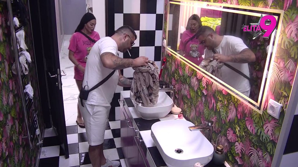 Uhvaćeni na delu: Alibaba i Maja sami u toaletu, šokiraćete se kad vidite šta su radili! (VIDEO)