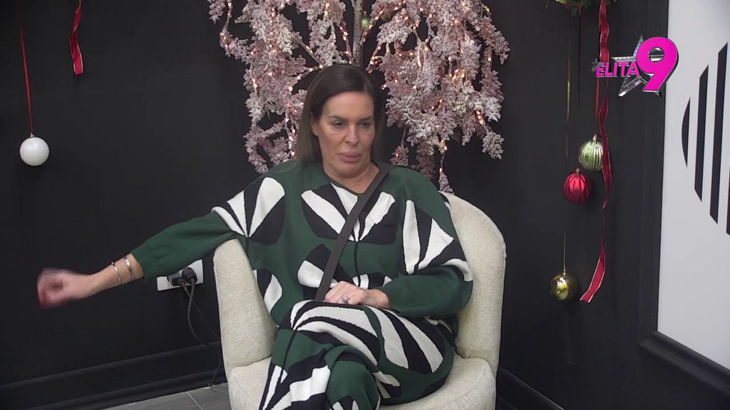 Pere se jer je min*a: Kačavenda progovorila o Janjušu, urnisala Zoricu Marković, pa postavila Anu Ćurčić NA MESTO: Podsećam je da sam je ja učila kako da uđe u rijaliti (VIDEO)