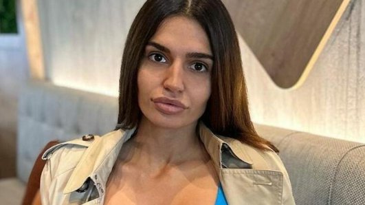 Uznemirujući snimak! Starleta demolirala stan: Doživela nervni slom, stradali ROLEKS I TV (VIDEO)