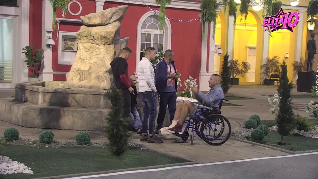 Da sam izabrao prijateljstvo, a ugušio emociju, bio bih PAPAK: Mali Velja dao sve od sebe da se opravda Caru, on progovorio o Janjušu (VIDEO)