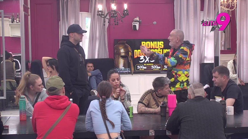 Jedno pitanje je pokrenulo opsadno stanje u Beloj kući! Anđelo i Mića u nikad većem sukobu: Svi znaju da je Jakšićka zaljubljena u Anđela (VIDEO)