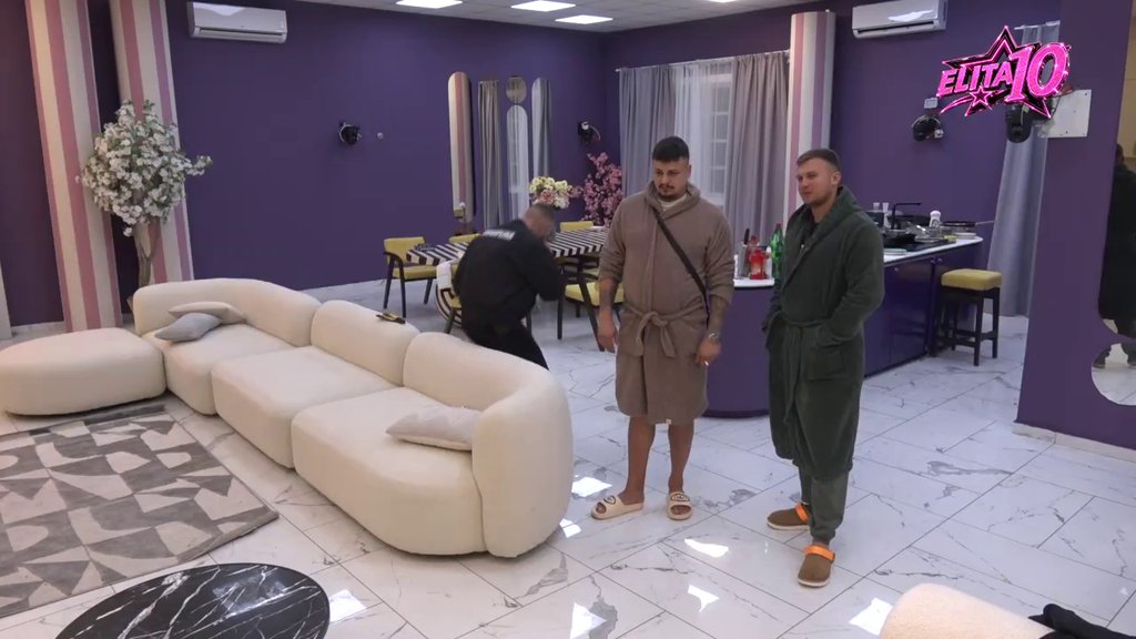 Drama u Odabranima! Terza napao Lauru jer se ljubila sa Stanićem, ona ga oduvala: Sada se svi PERETE, najlakše je... (VIDEO)