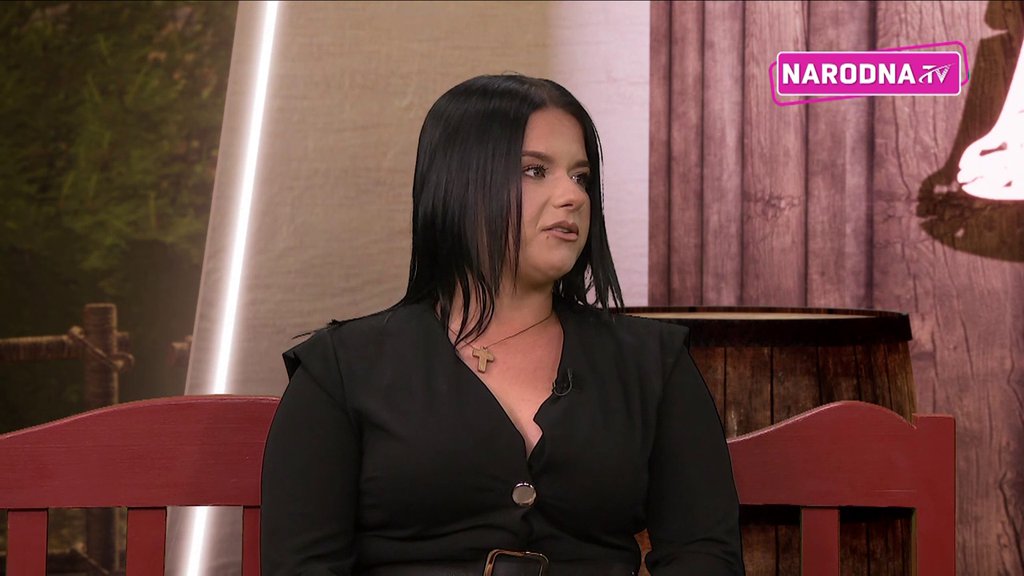 'BAKA ME JE JOŠ OD MALIH NOGU NAZIVALA KOPILETOM' Aleksandra progovrila o TEŠKOM detinjstvu, pa otkrila koja rijaliti učesnica joj je jedina POMOGLA nakon napuštanja imanja (VIDEO)