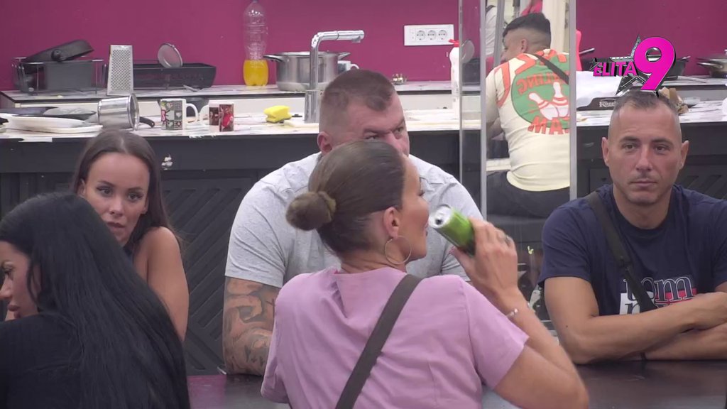 Ne dopada mi se što... Teodora bez dlake na jeziku priznala šta misli o Janjušu, pa sačuvala Kačavendu! (VIDEO)