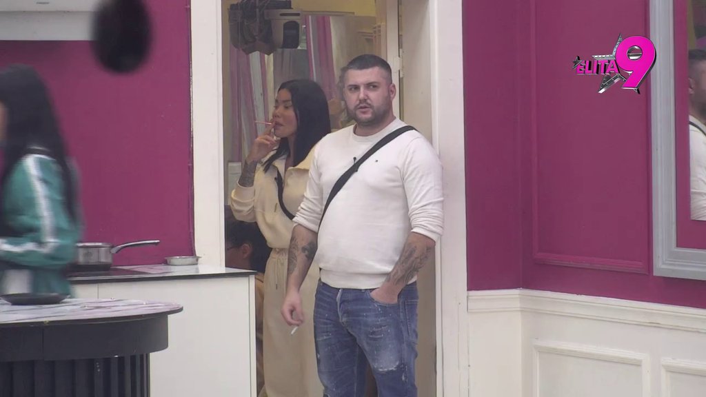 Da li misliš da si normalna? Asmin pokušava da obrlati Maju, ona mu objasnila da neće uspostaviti autoritet nad njom! (VIDEO)