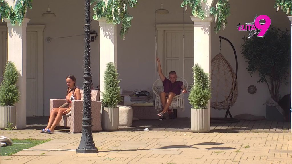 Maji i Asminu imponuje što je ona bila sa GLUMCEM! Teodora i Dača osuli paljbu po Marinkovićevoj i Alibabi: Te seljačine će biti bolje plasirane od mene! (VIDEO)