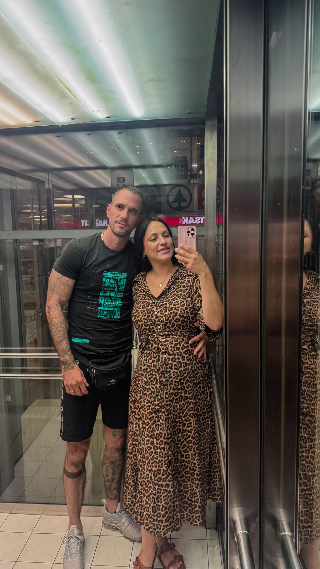 Patim za tim ko sam bila nekad: Pevačica u Zadruzi volela repera, a onda se zbog ljubavi preselila u Hrvatsku i biznismenu rodila dvoje dece