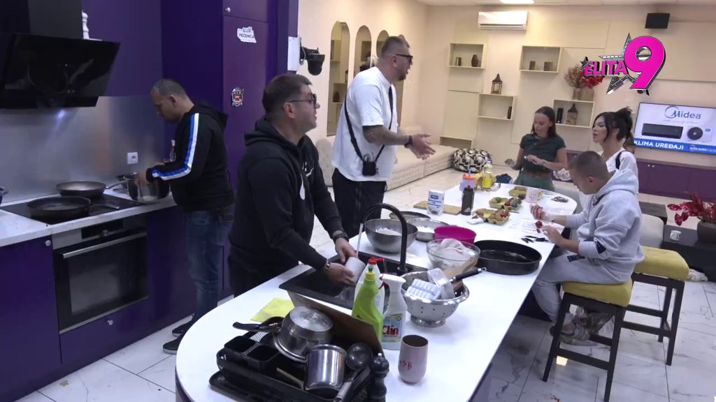 Da si bila pametna, do sad bi se ostvarila! Ivan i Stanija NIKAD BRUTALNIJE ZARATILI, ona povikala: Tebe podržavaju bolesne, fanatične babe! (VIDEO)