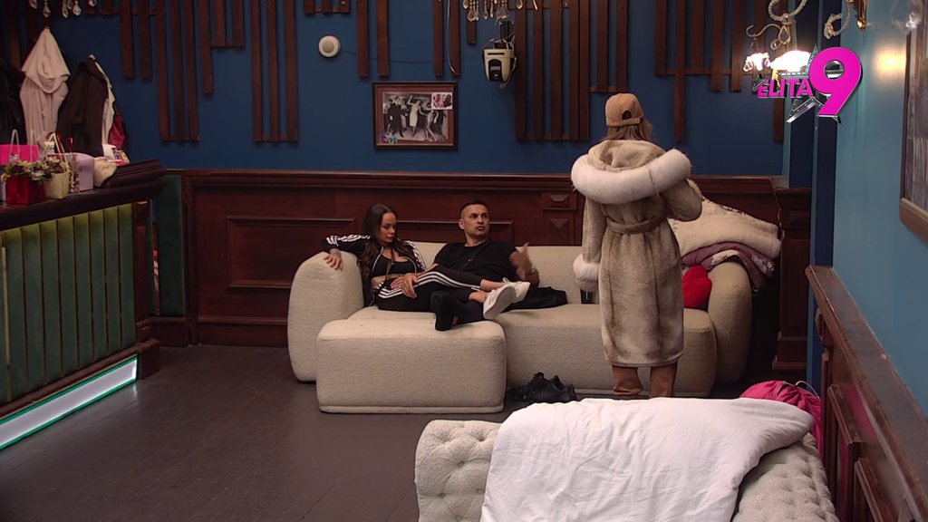 Ona je rekla da ima jedno dete, da joj ne treba druga muka: Bebica otkrio nove detalje Anitine trudnoće, Aneli odmah dala sud! (VIDEO)