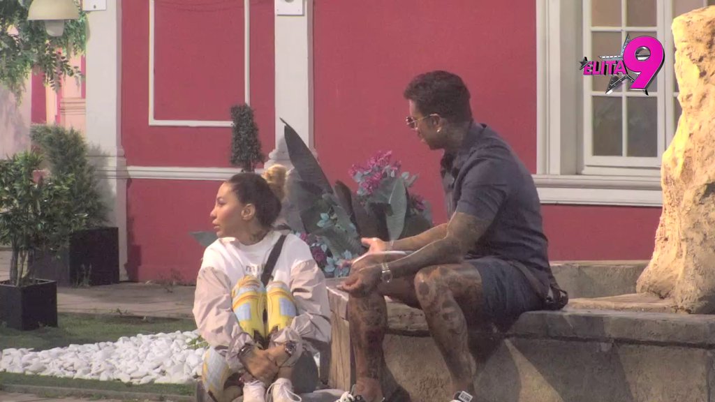 Pokušava da je promeni iz korena: Filip hoće da dresira Aneli i skrati joj jezik, ona mu žestoko odbrusila! (VIDEO)