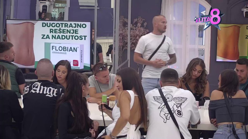 Anđela treba da bude neko za koga gineš, a ne da je stavljaš na stub srama: Sanja demolirala Gastoza, zbog ovih reči izjeli su ga kompleksi i sujeta! (VIDEO)