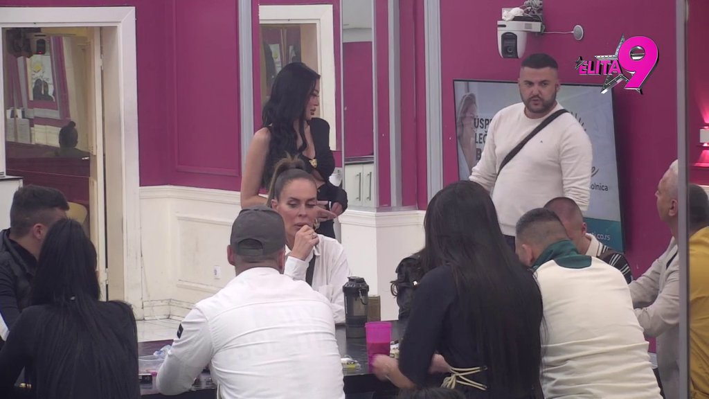 IZBACILA GA IZ STANA ZBOG NJE! Maja priznala da joj je Asmin pisao dok je bio sa Stanijom: Slao mi je vatrice (VIDEO)