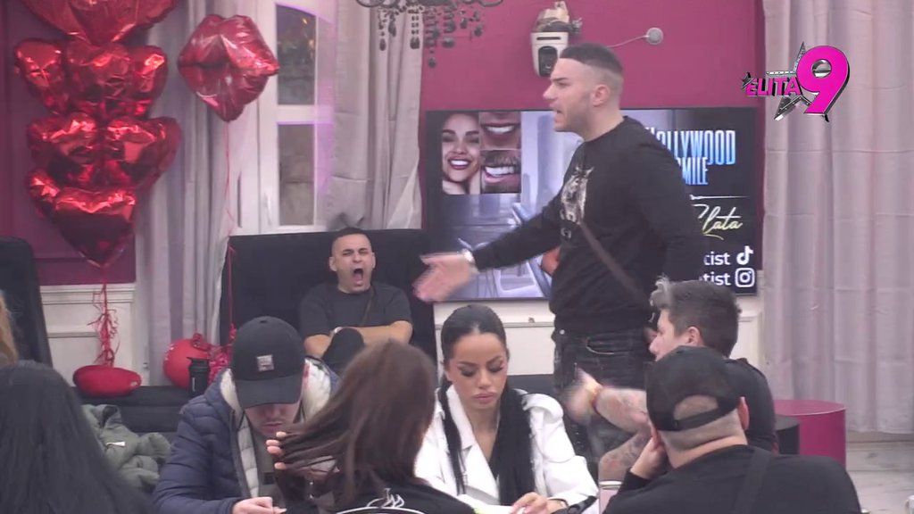 Saterana u ćošak! Anitu žestoko osudili jer je podvalila Anđelu LAŽNI TEST za trudnoću, ona pokušala da se opere: Svima sam najgora, a bili su sa mnom (VIDEO)