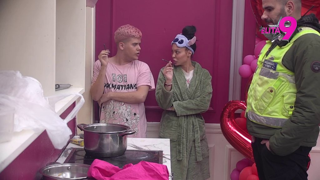 Karambol ne prestaje: Maja i Alibaba ne prestaju da urlaju, obezbeđenje ih prati u stopu! (VIDEO)