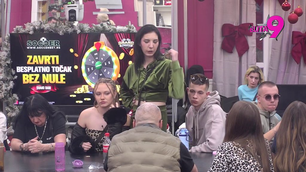 On je bivši robijaš, a ja budući advokat! Jovana Mitić RUINIRALA Luku, on ćutao kao zaliven! (VIDEO)