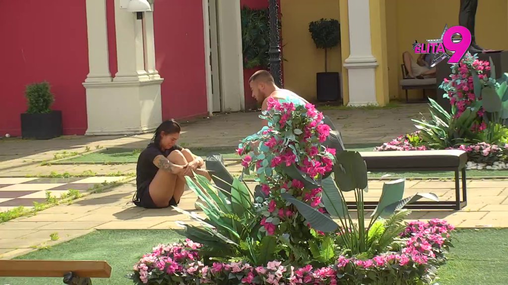 PROBILA DNO: Mina ne prestaje da se ponižava zbog Viktora, ponovo briznula u plač i zatražila pomirenje! (VIDEO)