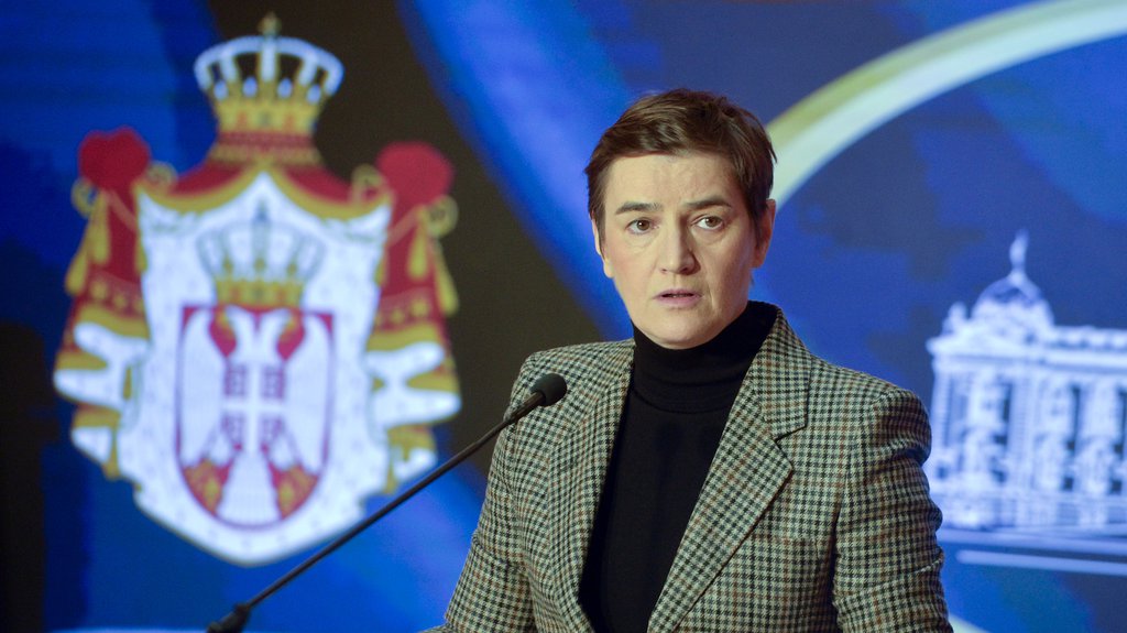 Brnabić: Evo naših 100 potpisa, evo našoj opoziciji demokratske prilike i šanse da ispuni svoj vrhunski cilj! IDEMO DA PITAMO NAROD