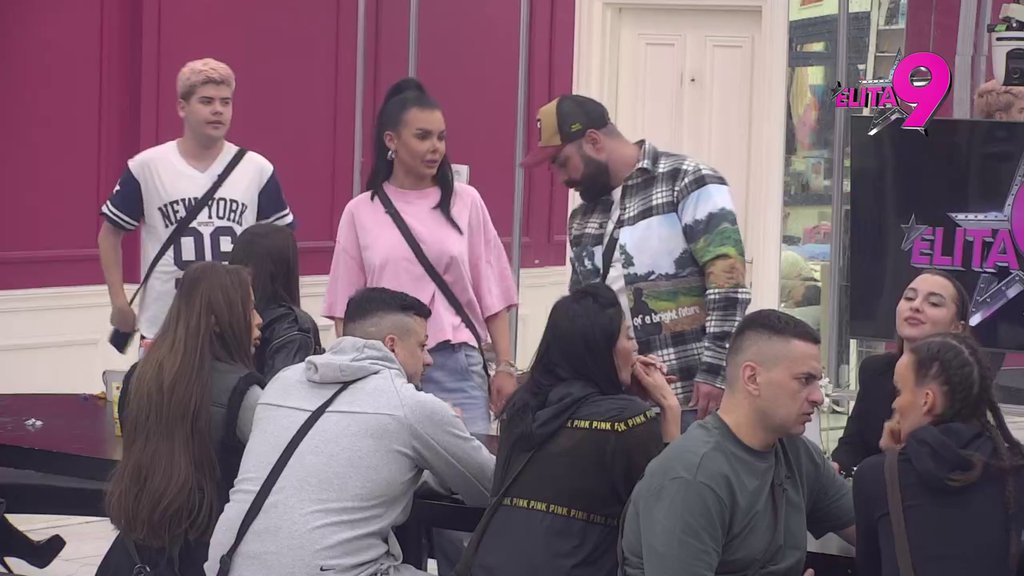 Ako obuje muške papuče, možda bude muškarac: Anđelo ponizio Luku pred svima, on najavio da će Anita plakati (VIDEO)