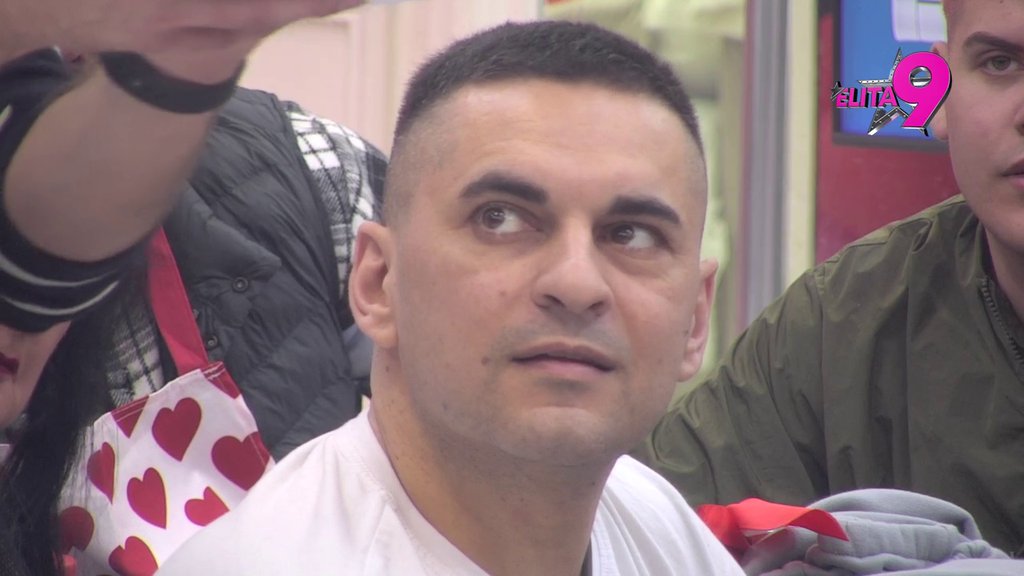 Bebici umalo pozlilo! Teodora i Đukić pokušali da sakriju osmehe, pogledajte šta je podrška zapazila! (VIDEO)