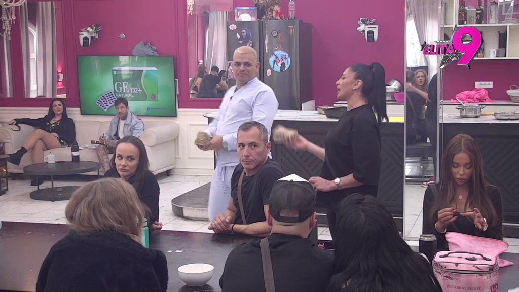 Ti si moj drug, ostali nas neće posvađati! Bora dao veliki budžet Aneli, Jakšićka ga ponizila! (VIDEO)